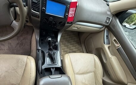 Toyota Land Cruiser Prado 120 рестайлинг, 2004 год, 1 540 000 рублей, 8 фотография