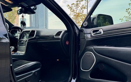 Jeep Grand Cherokee, 2018 год, 6 000 000 рублей, 8 фотография