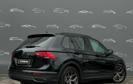 Volkswagen Tiguan II, 2021 год, 2 598 600 рублей, 2 фотография