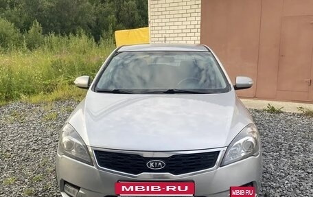 KIA cee'd I рестайлинг, 2010 год, 720 000 рублей, 2 фотография