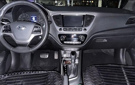 Hyundai Solaris II рестайлинг, 2018 год, 1 380 000 рублей, 5 фотография