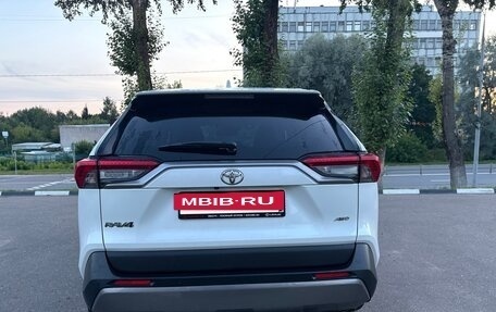 Toyota RAV4, 2022 год, 3 200 000 рублей, 6 фотография