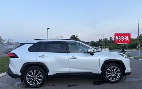Toyota RAV4, 2022 год, 3 200 000 рублей, 7 фотография