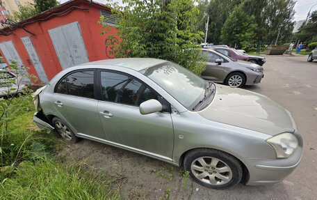 Toyota Avensis III рестайлинг, 2005 год, 450 000 рублей, 2 фотография