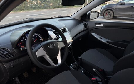Hyundai Solaris II рестайлинг, 2011 год, 575 000 рублей, 19 фотография