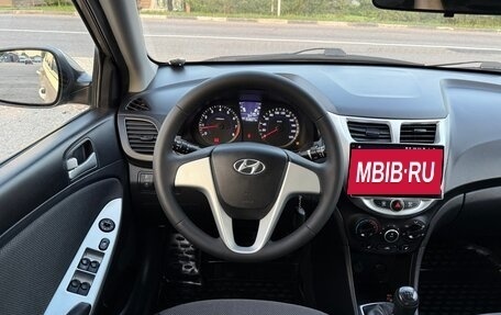 Hyundai Solaris II рестайлинг, 2011 год, 575 000 рублей, 20 фотография