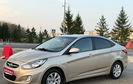 Hyundai Solaris II рестайлинг, 2011 год, 575 000 рублей, 2 фотография
