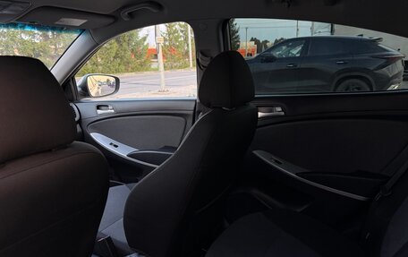 Hyundai Solaris II рестайлинг, 2011 год, 575 000 рублей, 33 фотография