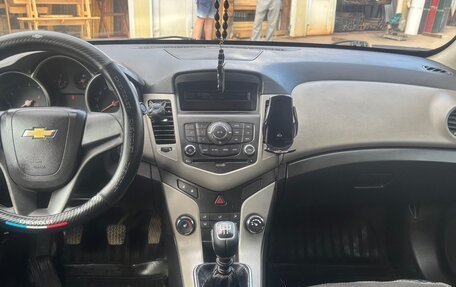 Chevrolet Cruze II, 2011 год, 620 000 рублей, 4 фотография