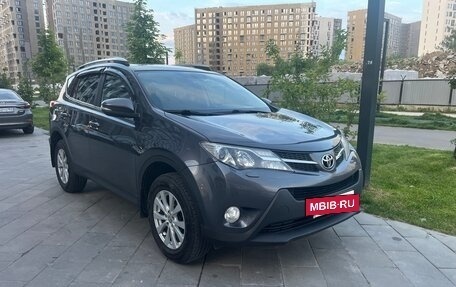 Toyota RAV4, 2014 год, 2 100 000 рублей, 2 фотография