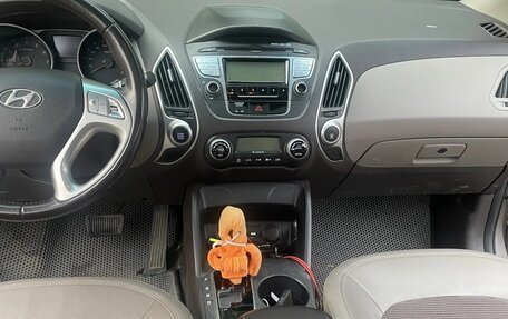 Hyundai Tucson III, 2011 год, 1 140 000 рублей, 7 фотография