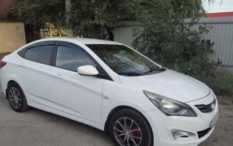 Hyundai Solaris II рестайлинг, 2016 год, 800 000 рублей, 1 фотография