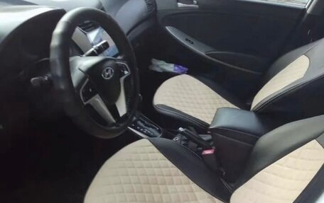 Hyundai Solaris II рестайлинг, 2016 год, 800 000 рублей, 4 фотография