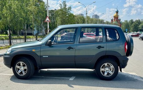 Chevrolet Niva I рестайлинг, 2010 год, 490 000 рублей, 3 фотография