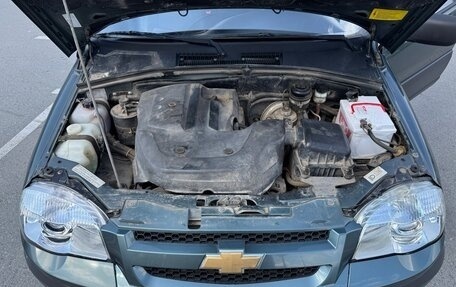Chevrolet Niva I рестайлинг, 2010 год, 490 000 рублей, 8 фотография