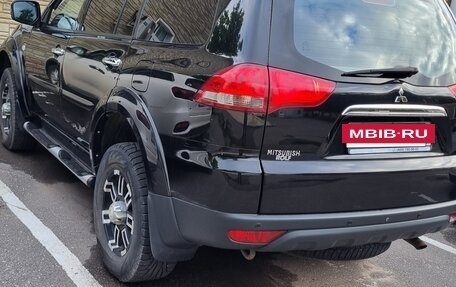 Mitsubishi Pajero Sport II рестайлинг, 2015 год, 2 700 000 рублей, 2 фотография