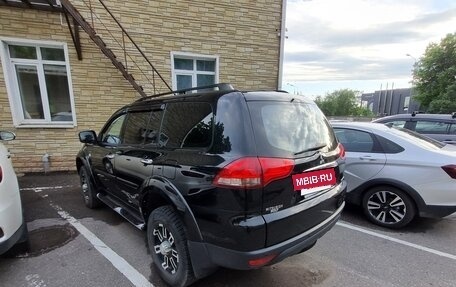Mitsubishi Pajero Sport II рестайлинг, 2015 год, 2 700 000 рублей, 11 фотография