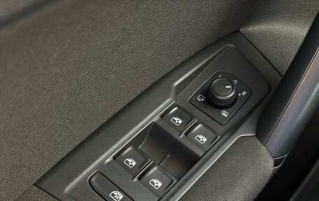 Volkswagen Tiguan II, 2019 год, 2 599 000 рублей, 13 фотография