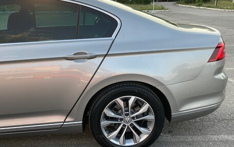 Volkswagen Passat B8 рестайлинг, 2015 год, 1 650 000 рублей, 2 фотография