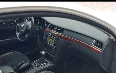 Skoda Superb III рестайлинг, 2012 год, 1 500 000 рублей, 13 фотография