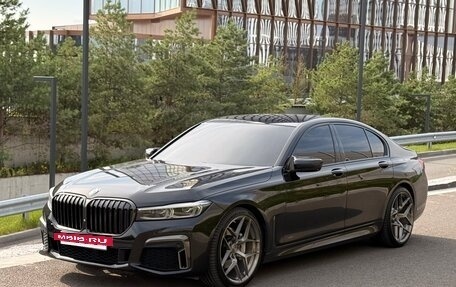BMW 7 серия, 2019 год, 4 450 000 рублей, 2 фотография