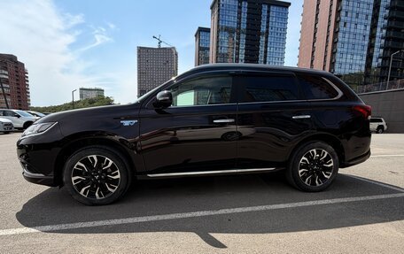 Mitsubishi Outlander III рестайлинг 3, 2017 год, 1 900 000 рублей, 5 фотография