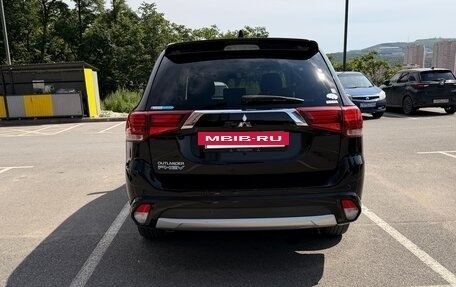Mitsubishi Outlander III рестайлинг 3, 2017 год, 1 900 000 рублей, 7 фотография