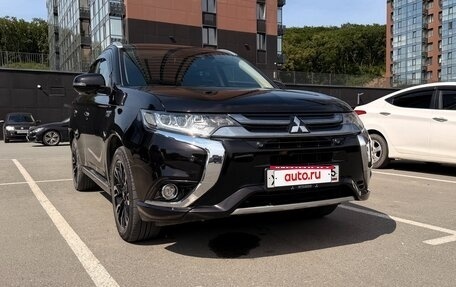Mitsubishi Outlander III рестайлинг 3, 2017 год, 1 900 000 рублей, 1 фотография