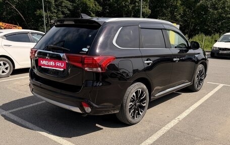 Mitsubishi Outlander III рестайлинг 3, 2017 год, 1 900 000 рублей, 8 фотография