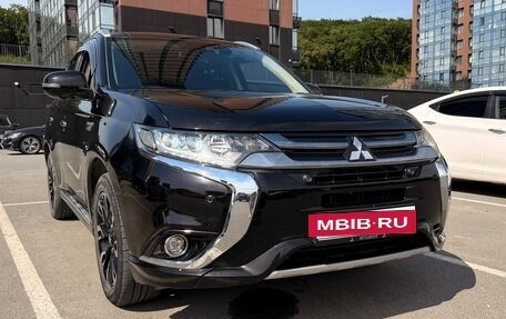 Mitsubishi Outlander III рестайлинг 3, 2017 год, 1 900 000 рублей, 25 фотография