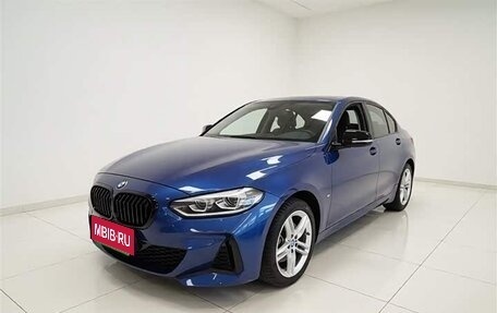 BMW 1 серия, 2022 год, 1 740 000 рублей, 1 фотография