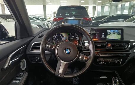 BMW 1 серия, 2022 год, 1 740 000 рублей, 13 фотография
