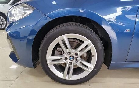 BMW 1 серия, 2022 год, 1 740 000 рублей, 22 фотография