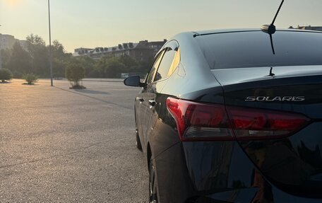 Hyundai Solaris II рестайлинг, 2021 год, 1 550 000 рублей, 3 фотография