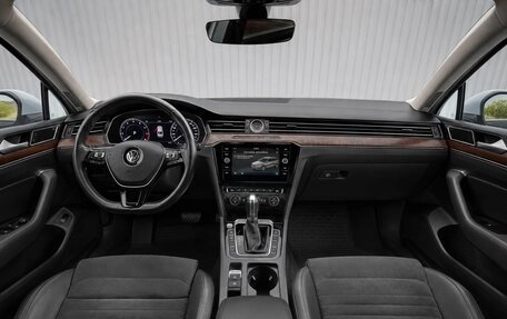 Volkswagen Passat B8 рестайлинг, 2017 год, 1 520 000 рублей, 6 фотография