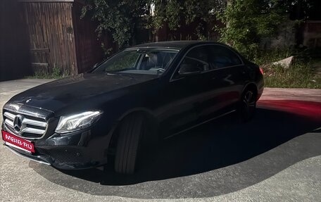 Mercedes-Benz E-Класс, 2017 год, 4 000 000 рублей, 2 фотография