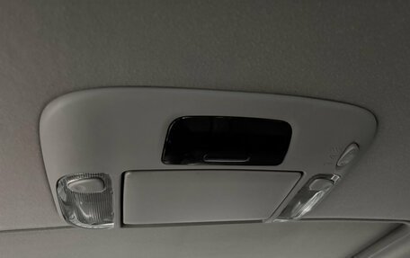 Toyota Sequoia II рестайлинг, 2005 год, 1 850 000 рублей, 23 фотография