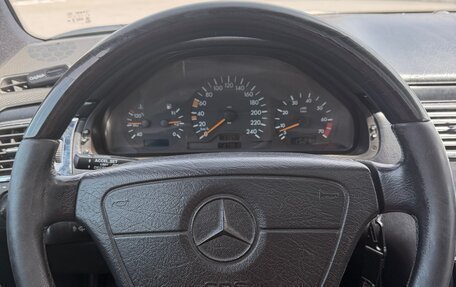 Mercedes-Benz E-Класс, 1997 год, 325 000 рублей, 10 фотография