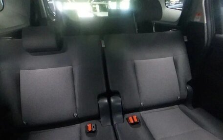 Toyota Sienta, 2023 год, 1 065 000 рублей, 6 фотография