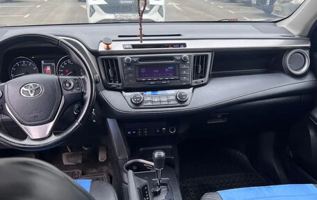Toyota RAV4, 2018 год, 2 350 000 рублей, 11 фотография