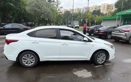 Hyundai Solaris II рестайлинг, 2019 год, 1 350 000 рублей, 2 фотография