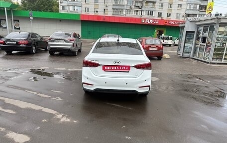 Hyundai Solaris II рестайлинг, 2019 год, 1 350 000 рублей, 3 фотография