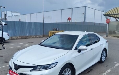 Toyota Camry, 2018 год, 2 510 000 рублей, 3 фотография