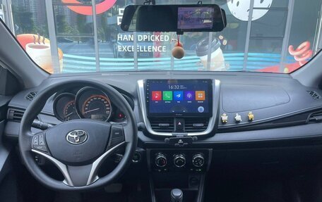 Toyota Yaris XP150 рестайлинг, 2021 год, 1 299 999 рублей, 10 фотография