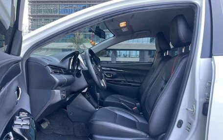 Toyota Yaris XP150 рестайлинг, 2021 год, 1 299 999 рублей, 11 фотография
