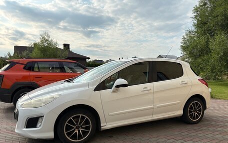 Peugeot 308 II, 2012 год, 685 000 рублей, 3 фотография