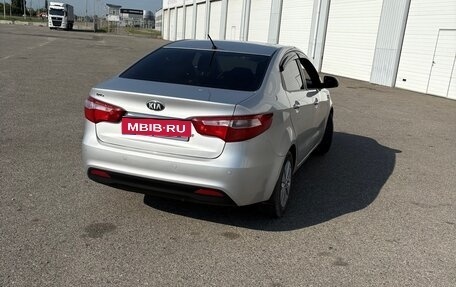 KIA Rio III рестайлинг, 2013 год, 830 000 рублей, 4 фотография