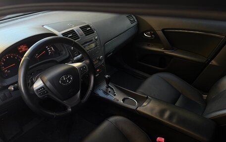 Toyota Avensis III рестайлинг, 2009 год, 1 250 000 рублей, 24 фотография