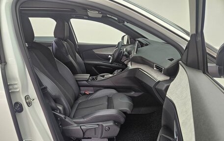 Peugeot 5008 II, 2022 год, 1 900 000 рублей, 10 фотография