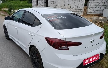 Hyundai Elantra VI рестайлинг, 2019 год, 1 250 000 рублей, 8 фотография